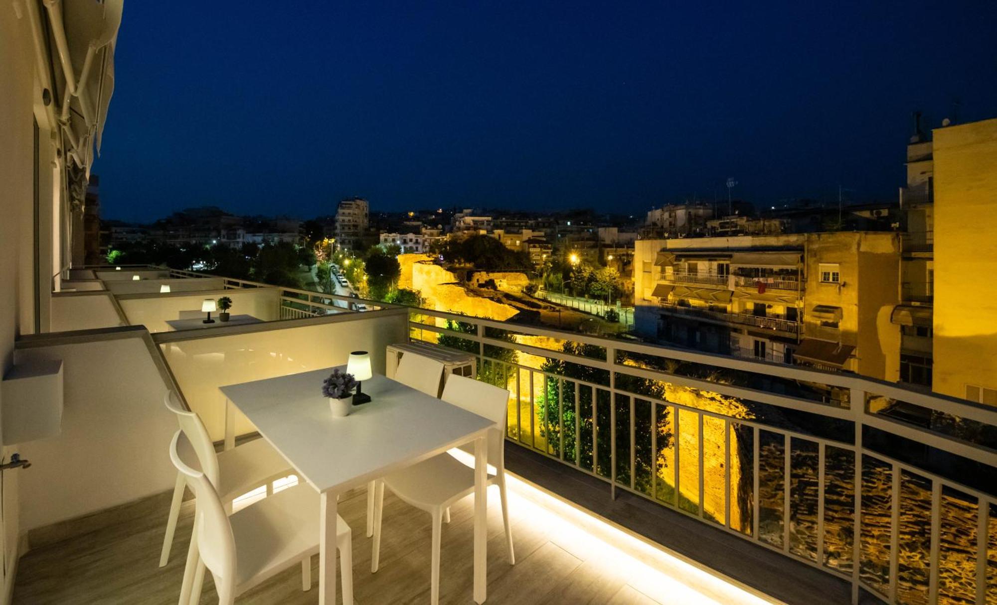 Skia Luxury Living Above The Walls Appartement *